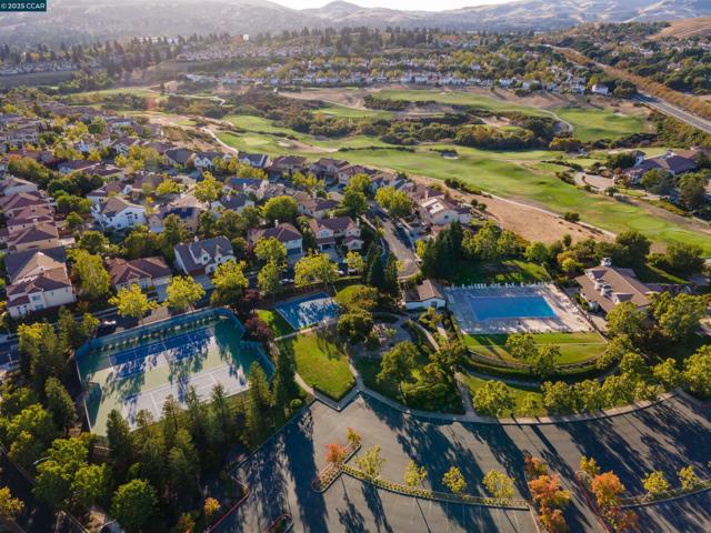 9356 Mediar Dr, San Ramon CA: https://media.crmls.org/mediaz/ce658961-c5ed-4b96-89cb-c3f7b8ded78e.jpg
