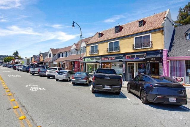 114 24th Avenue, San Mateo CA: https://media.crmls.org/mediaz/ce662069-4b5a-46a4-8c4c-32901de9cf20.jpg