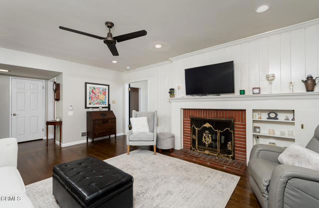 4841 Hill Street, La Canada Flintridge CA: https://media.crmls.org/mediaz/ce6621fe-7e02-4dcc-9637-86840235f39f.jpg