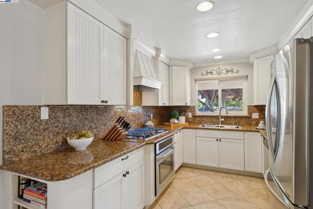 457 Coleen St, Livermore CA: https://media.crmls.org/mediaz/ce663e4f-1e13-43f9-be55-a7bfb629b30b.jpg