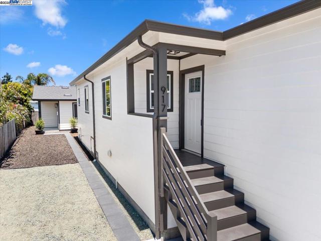 917 Channing Way, Berkeley CA: https://media.crmls.org/mediaz/ce6652dc-496c-4d3a-8cf8-48c282f4b7fc.jpg
