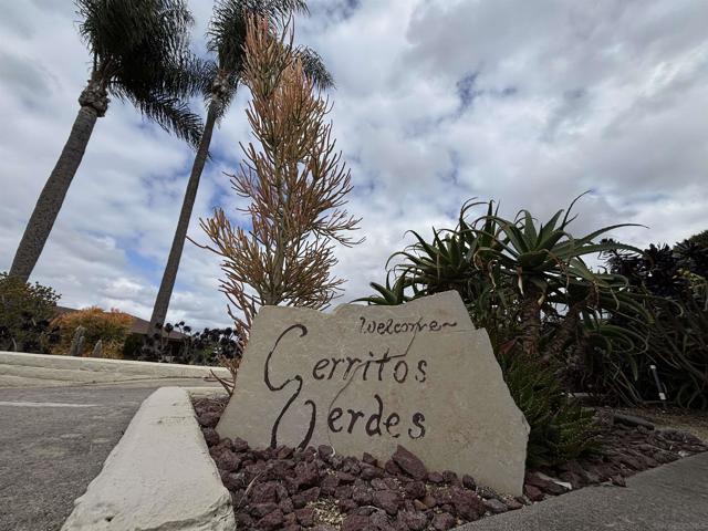 2566 Los Cerritos Ln, Fallbrook CA: https://media.crmls.org/mediaz/ce67a21c-cb11-48e2-9529-53bdbdc57e70.jpg