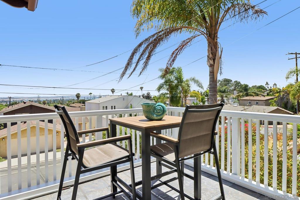 2410 Geranium St - photo 8