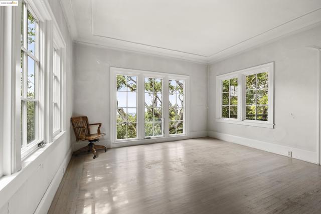 1001 Cragmont Ave, Berkeley CA: https://media.crmls.org/mediaz/ce69ae9b-8b19-463e-8cb4-69497f9e4a0b.jpg