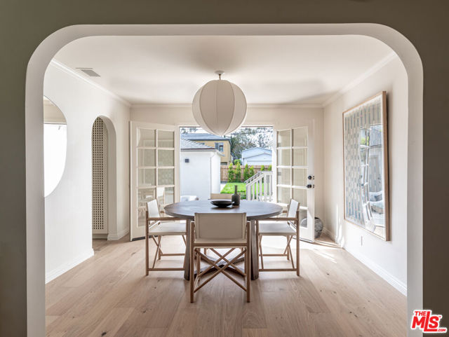 2453 Oak Street photo 8