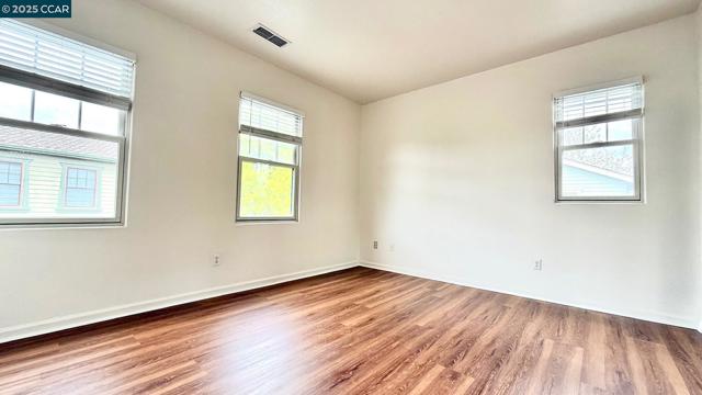 1136 TARAYA TERR - UNIT B, Hercules CA: https://media.crmls.org/mediaz/ce6a1d30-2724-4d4b-a6f8-237485ba7ee5.jpg