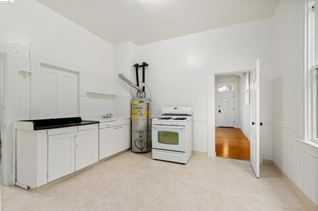 Image 8 of 42 For 2113 6th St  
