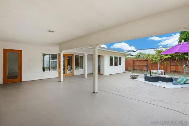 6307 Via Maria, La Jolla CA: https://media.crmls.org/mediaz/ce6ad260-b6e6-4098-9857-2db51645f64a.jpg