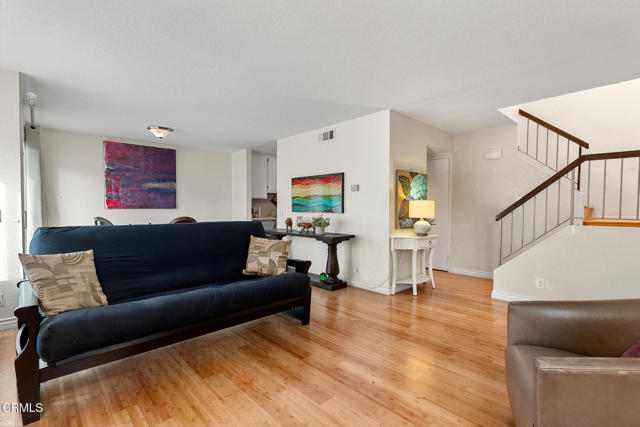 Detail Gallery Image 6 of 22 For 1251 San Simeon Ct #4,  Ventura,  CA 93003 - 2 Beds | 1/1 Baths