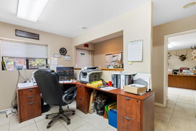 7096 Holsclaw Road, Gilroy CA: https://media.crmls.org/mediaz/ce6bcbf1-0114-406f-94d4-66ccd6ff2866.jpg