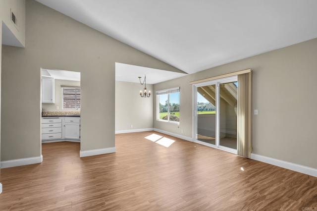 Detail Gallery Image 10 of 38 For 1091 Shadowridge Dr #118,  Vista,  CA 92081 - 2 Beds | 2 Baths