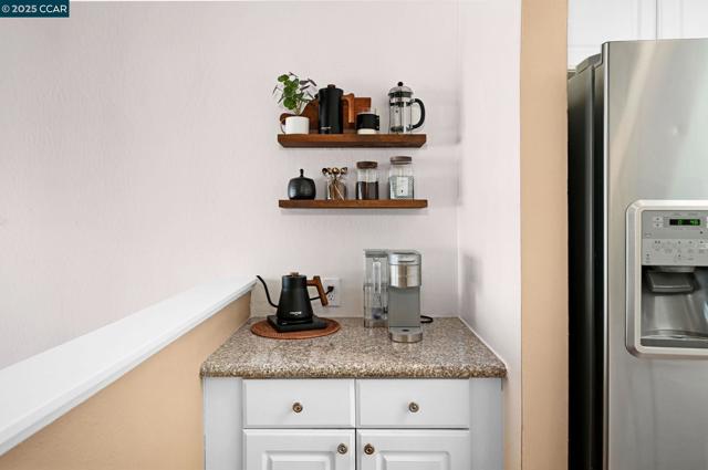 433 Ridgeview Dr, Pleasant Hill CA: https://media.crmls.org/mediaz/ce6c4844-bc27-4a87-b3f7-1c0d9d99b39a.jpg