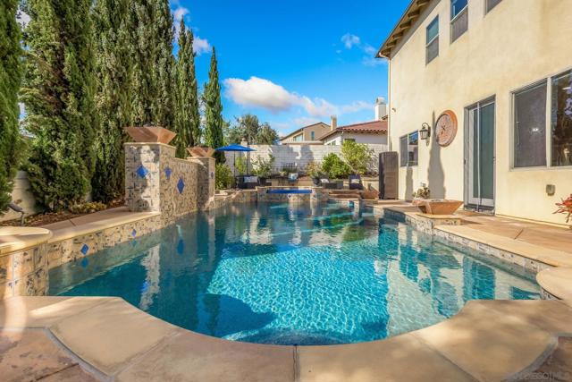 278 Avenida Loretta, Chula Vista CA: https://media.crmls.org/mediaz/ce6c552f-20a9-4b8b-9906-19f6009c4b59.jpg