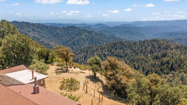18584 Favre Ridge Road, Los Gatos CA: https://media.crmls.org/mediaz/ce6c6877-f75d-4995-b3ce-472052495140.jpg
