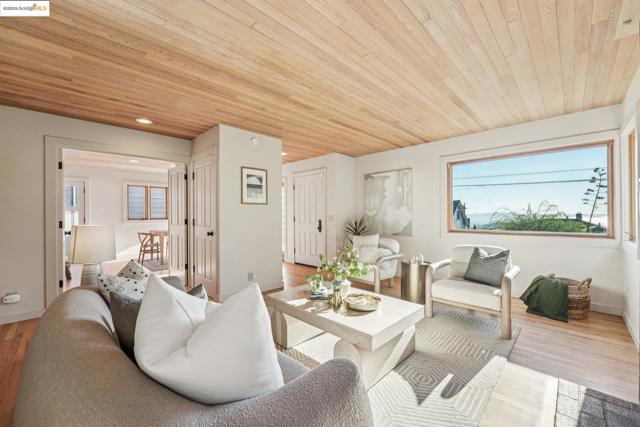 19 Highland Blvd, Kensington CA: https://media.crmls.org/mediaz/ce6c7c65-4045-43e0-8873-ed2e5aff7746.jpg