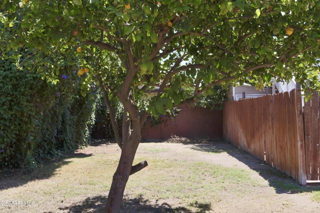 6946 Texhoma Avenue, Van Nuys CA: https://media.crmls.org/mediaz/ce6cd454-f9be-405c-b05c-2de68af4b21c.jpg