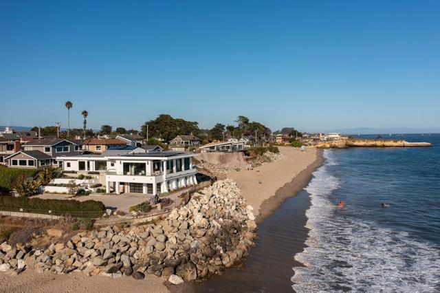 2900 E Cliff Drive, Santa Cruz CA: https://media.crmls.org/mediaz/ce6cdfc2-95b3-4d7f-8d3f-7233bebf38b5.jpg