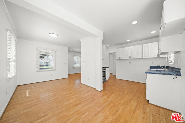 6112 Bonfair Avenue, Lakewood CA: https://media.crmls.org/mediaz/ce6df203-35cc-4bab-b984-ebf398f69219.jpg