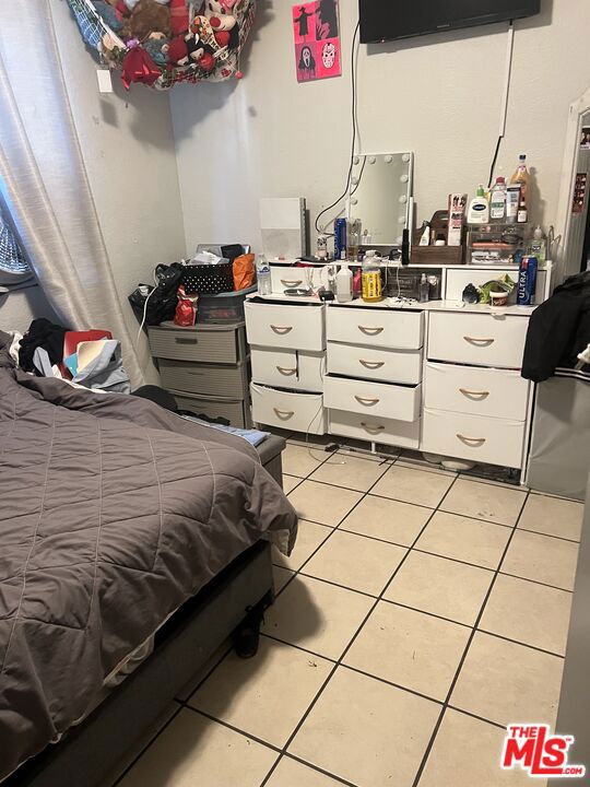 8111 S Main Street, Los Angeles CA: https://media.crmls.org/mediaz/ce6e63fa-58c6-4e80-a34f-d485ac5779da.jpg