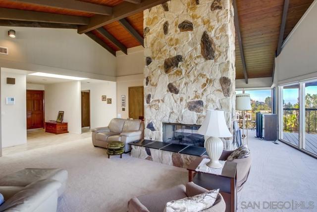 4742 Mount Helix Drive, La Mesa CA: https://media.crmls.org/mediaz/ce6e88c2-c95e-4984-9c4f-f2f34446092a.jpg