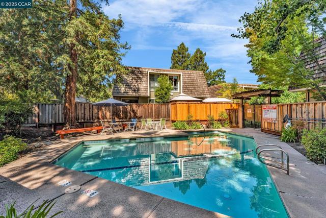 1660 San Luis Rd, Walnut Creek CA: https://media.crmls.org/mediaz/ce6f04a8-97e5-4b2e-9b62-8d2220ef738b.jpg