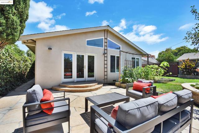 1443 Phantom Ave, San Jose CA: https://media.crmls.org/mediaz/ce6f29b4-30f5-4597-9df0-2165888033a5.jpg