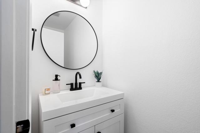 Detail Gallery Image 10 of 22 For 9411 Lake Murray Blvd #B,  San Diego,  CA 92119 - 3 Beds | 2/1 Baths