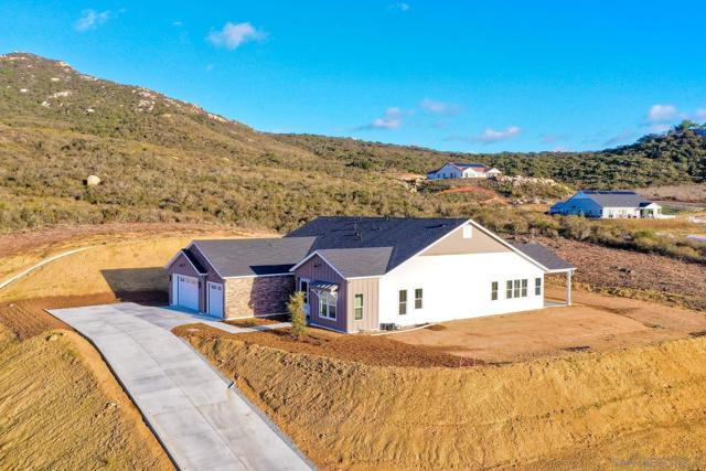 15123 Larchmont St, Poway CA: https://media.crmls.org/mediaz/ce6fa2fe-02c4-4f20-b9b6-74d723e0b2ed.jpg