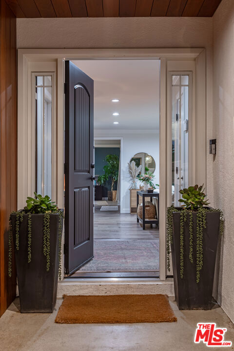 5 Bed Home for Sale in Los Angeles, California