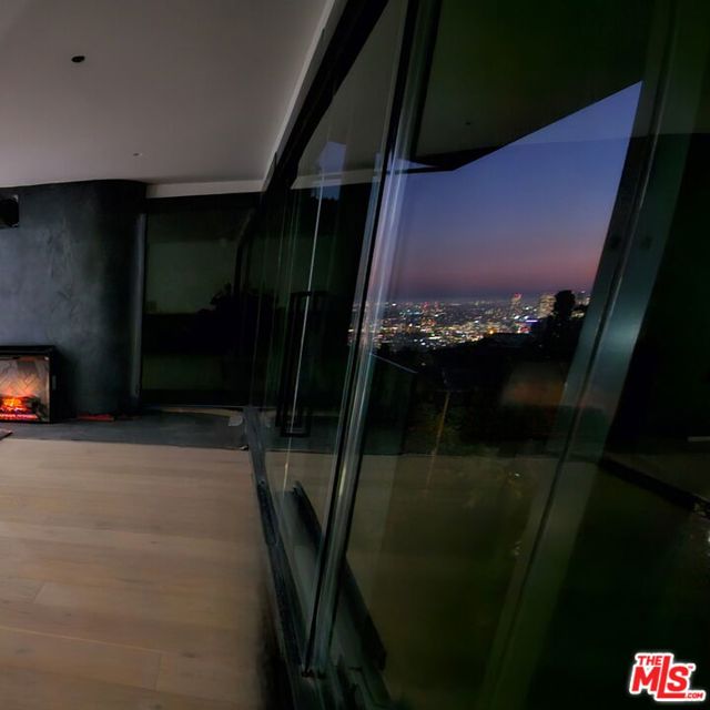 1782 Viewmont Drive, Los Angeles CA: https://media.crmls.org/mediaz/ce712204-20cf-4501-978c-d8224f650066.jpg