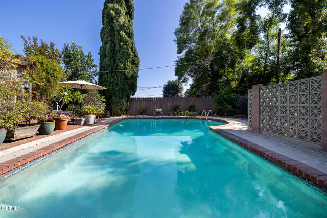 525 N Michillinda Avenue, Pasadena CA: https://media.crmls.org/mediaz/ce716648-4ea0-4561-873c-099d8bdfbdf2.jpg