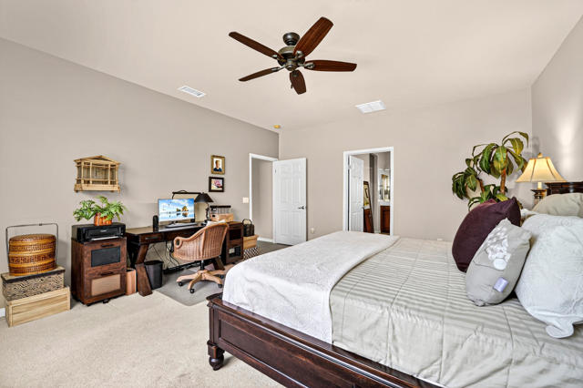 39492 Camino Piscina, Indio CA: https://media.crmls.org/mediaz/ce718420-1c9d-426d-ba3b-46541aa465e1.jpg