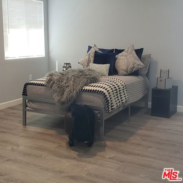 3216 W 30th Street, Los Angeles CA: https://media.crmls.org/mediaz/ce728df7-11a2-4f88-b220-28e57727fa08.jpg