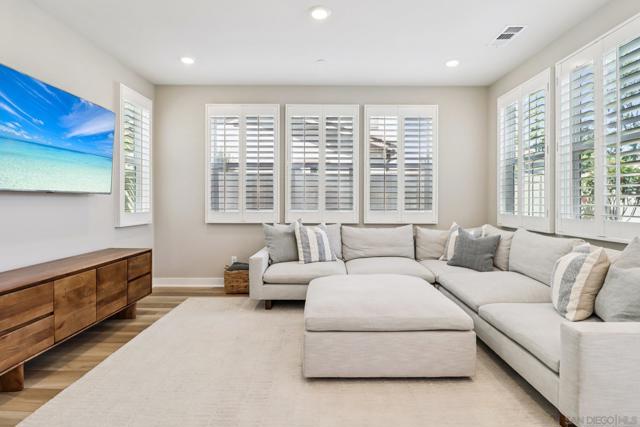6698 Spartina Ct, Carlsbad CA: https://media.crmls.org/mediaz/ce739fef-ee85-4c65-8f57-0bd78a0800d1.jpg