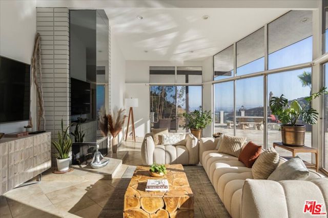 6530 Lakeridge Road, Los Angeles CA: https://media.crmls.org/mediaz/ce73c414-a81a-4db4-bea5-ee99818357dd.jpg