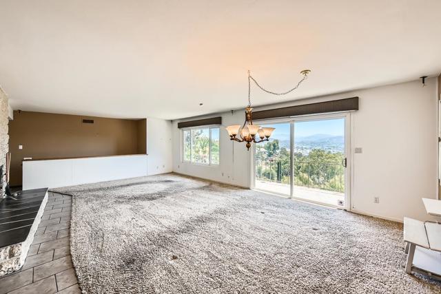 Detail Gallery Image 8 of 40 For 751 Hacienda Drive, El Cajon,  CA 92020 - 4 Beds | 3 Baths
