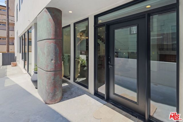 15 Reef Street, Marina del Rey CA: https://media.crmls.org/mediaz/ce75fa3f-7a97-46bc-a9cc-7aeaf54484aa.jpg