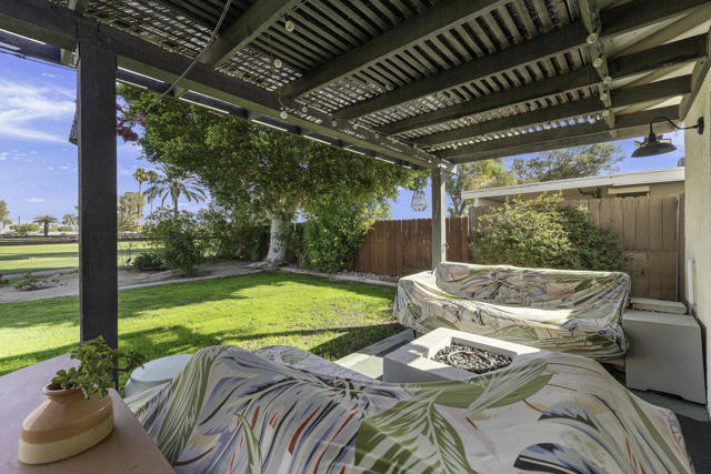 77590 California Drive, Palm Desert CA: https://media.crmls.org/mediaz/ce768e70-16eb-4697-8f38-21eb50c2f806.jpg