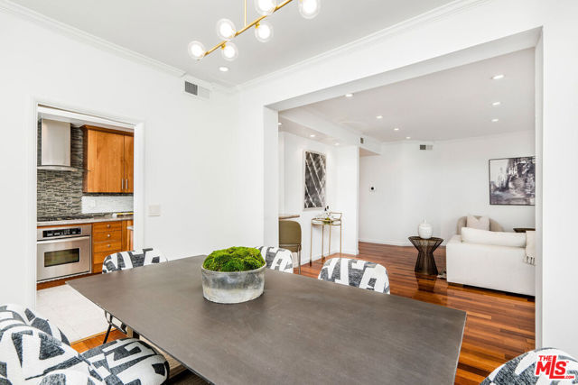 1830 Westholme Avenue, Los Angeles CA: https://media.crmls.org/mediaz/ce76e8dd-a89e-4bee-84d1-30b311116890.jpg