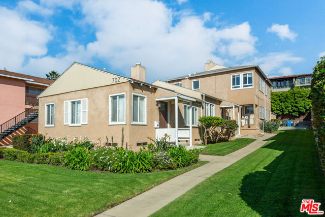 Image 15 of 19 For 702 Pacific Coast Highway