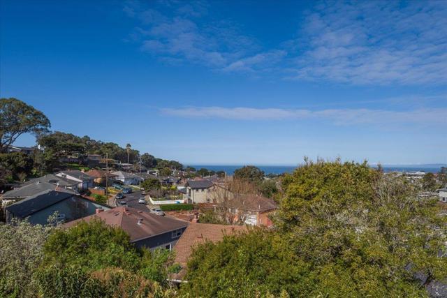 815 Edgemar Avenue, Pacifica CA: https://media.crmls.org/mediaz/ce772a02-2be9-41b5-9c3b-7666275f1ecf.jpg