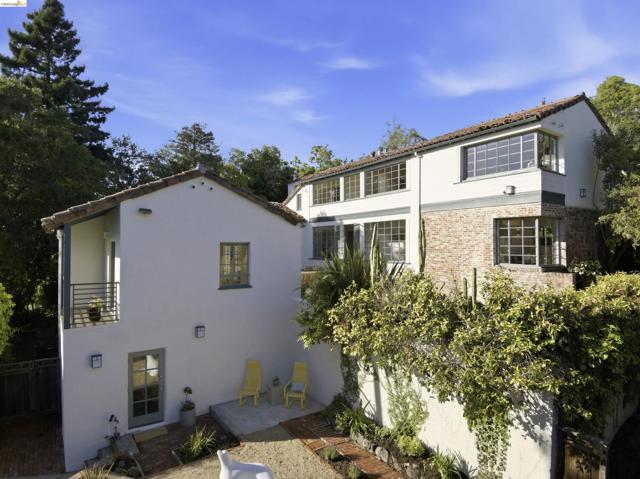 44 Highgate Rd, Kensington CA: https://media.crmls.org/mediaz/ce77b74d-e1ee-4f56-8c01-d1884747c8df.jpg