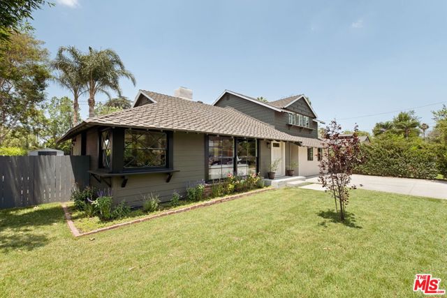 7401 Costello Avenue, Van Nuys CA: https://media.crmls.org/mediaz/ce77ddcf-8b28-45b6-885f-e3f4ed188d9f.jpg