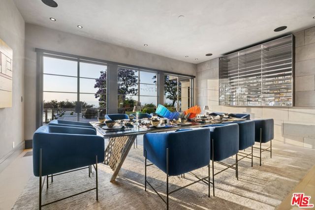 3396 Stone Ridge Lane, Los Angeles CA: https://media.crmls.org/mediaz/ce78fb44-5b5c-4db2-bbb3-91b61e79bdda.jpg