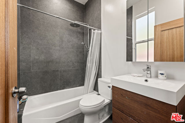 3202 Drew Street, Los Angeles CA: https://media.crmls.org/mediaz/ce7973ae-a3e0-4766-95a7-b3fa4572ff10.jpg