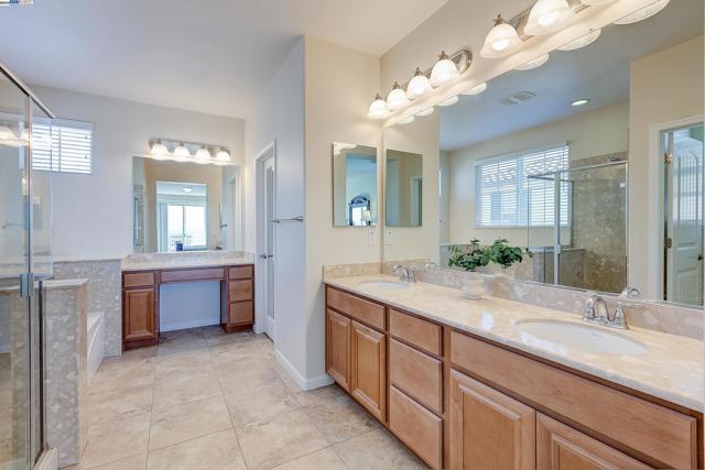 2528 AMANTEA WAY, Dublin CA: https://media.crmls.org/mediaz/ce79e6f2-06d4-4c55-9dbe-ce9574d65428.jpg