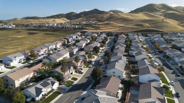 1112 Park West Drive, Pittsburg CA: https://media.crmls.org/mediaz/ce7a230f-de64-4c13-9d9f-abd0bafa4c3d.jpg