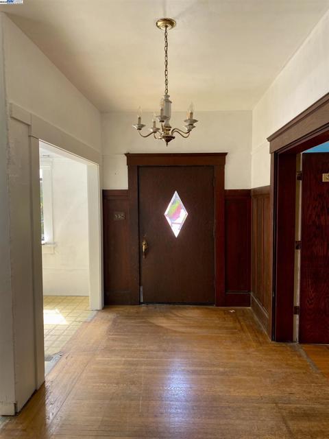 Image 4 of 51 For 227 Orange Street