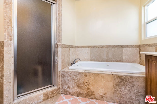 4504 Maplewood Avenue, Los Angeles CA: https://media.crmls.org/mediaz/ce7afa57-a842-4928-a3fa-91fb23d70187.jpg