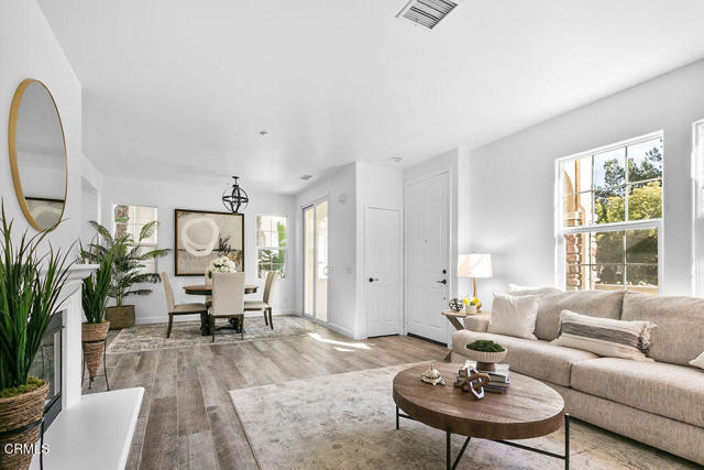 Detail Gallery Image 14 of 55 For 3412 Rockhampton Dr, Camarillo,  CA 93012 - 3 Beds | 3/1 Baths